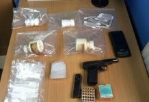 Συνελήφθησαν 4 ημεδαποί κατηγορούμενοι για κατοχή ναρκωτικών και παράνομη οπλοκατοχή κατά περίπτωση