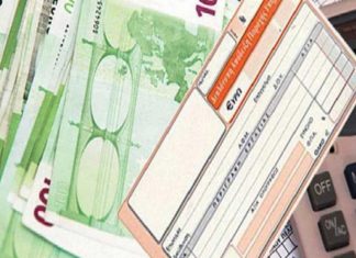 «Μπλοκάκια»: 105.000 άτομα έκλεισαν τα βιβλία τους λόγω φόρων και εισφορών