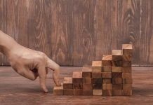 Τι φανερώνει ο πόνος στο γόνατο όταν ανεβαίνετε σκάλες