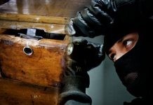 Σύλληψη 2 ημεδαπών για απόπειρα κλοπής σε εκκλησία