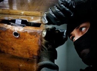 Σύλληψη 2 ημεδαπών για απόπειρα κλοπής σε εκκλησία