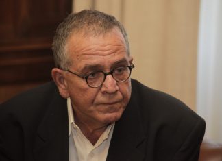 Γ. Μουζάλας: Προσφορά χρημάτων αντί συσσιτίου στους πρόσφυγες από το Μάρτιο