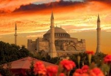 O Ρ.Τ.Ερντογάν μετατρέπει την Αγία Σοφία σε τζαμί λίγες ημέρες πριν το δημοψήφισμα!