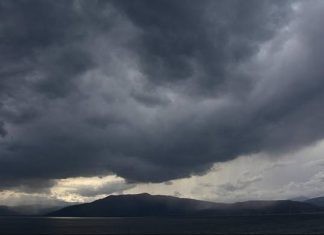 Ανοιξιάτικη και ζεστή η Πέμπτη