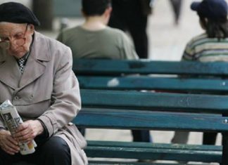 Η Ελλάδα πεθαίνει: Μειώθηκε κατά 6% ο πληθυσμός της το 2015!
