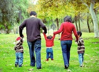 Ξεκινά η χορήγηση επιδόματος τρίτεκνων οικογενειών Θράκης