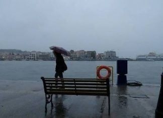 Καταιγίδες από τα ξημερώματα σε όλη τη χώρα
