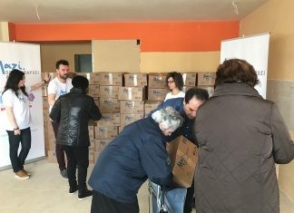 Διανομή δεμάτων σε 604 οικογένειες της Μητρόπολης Αλεξανδρούπολης