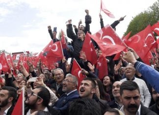 Τουρκικό δημοψήφισμα υπό καθεστώς έκτακτης ανάγκης και σε κλίμα πόλωσης