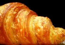 Συνταγή για πεντανόστιμα κρουασάν σε 5 λεπτά!