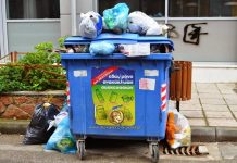 Δήμοι: Κρατήστε σπίτι τα σκουπίδια
