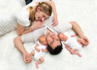 Αυτός είναι ο σωστός οδηγός για μαμάδες με δίδυμα!