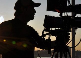 Τι γίνεται πίσω απ’ τις κάμερες στις ερωτικές ταινίες; – Πρωταγωνιστής αποκαλύπτει όλα όσα δεν ξέρετε