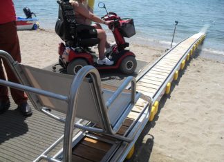 Παραδόθηκε προς χρήση το σύστημα seatrac για ΑμεΑ στη δημοτική πλαζ Αλεξανδρούπολης -video