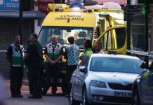 Λονδίνο: Βαν έπεσε πάνω σε πιστούς που έβγαιναν από τζαμί