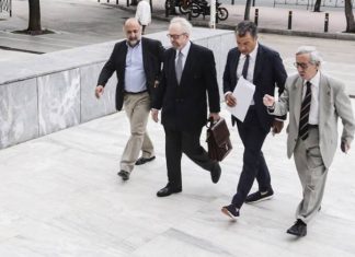 Στον Άρειο Πάγο για τις επαναπροωθήσεις Τούρκων πολιτών που ζητούν άσυλο ο Θεοδωράκης