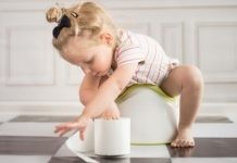 Παιδί και ουρολοίμωξη: Έτσι θα την προλάβετε το καλοκαίρι!