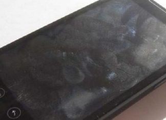 Κι όμως: Έτσι θα φύγουν οι δαχτυλιές από την οθόνη του κινητού σου