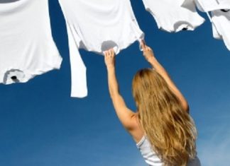 Αυτό είναι το κόλπο για να εξαφανιστεί ο λεκές από ιδρώτα!