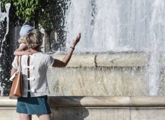 Συνεχίζεται ο καύσωνας σε όλη τη χώρα