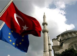 ΕΚ: πάγωμα των ενταξιακών διαπραγματεύσεων με την Τουρκία εάν προχωρήσει η συνταγματική μεταρρύθμιση