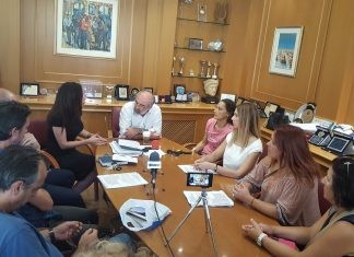Συνάντηση του Δημάρχου Αλεξανδρούπολης με εκπροσώπους γονέων και εκπαιδευτικών για την απόσυρση κεραίας κινητής τηλεφωνίας