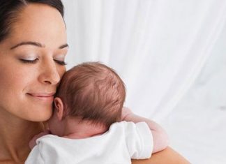Λάθη που κάνουν όλες οι μαμάδες με το πρώτο τους παιδί