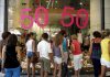 Θερινές εκπτώσεις 2026: Πότε ξεκινούν και ποια Κυριακή θα είναι ανοιχτά τα καταστήματα
