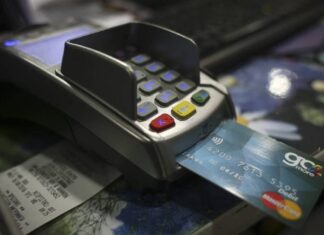 Συναλλαγές 119,5 δισ. ευρώ με κάρτες το 2025 – Έκρηξη σε προπληρωμένες και IRIS