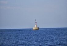 Ερώτηση στη Βουλή για τη Λαδοξέρα (Ζουράφα) – Ζητείται επανατοποθέτηση ελληνικής σημαίας και παρεμβάσεις στον φάρο