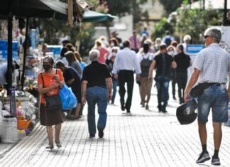 Έκθεση ΙΝΕ ΓΣΕΕ: Οι εργαζόμενοι στην Ελλάδα δουλεύουν περισσότερες ώρες από τον μέσο όρο της ΕΕ