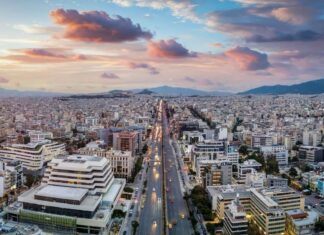 Ακίνητα: «Μύθος» η ασταμάτητη επέλαση των ξένων αγοραστών; Τι δείχνουν τα στοιχεία για Golden Visa και τιμές