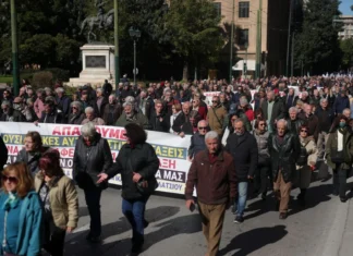«Παγώνουν» τα όρια ηλικίας συνταξιοδότησης έως το 2030 – Τι δείχνουν τα νέα στοιχεία για το προσδόκιμο ζωής