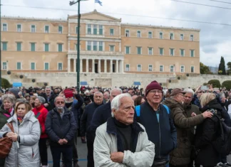 Τα θλιβερά στοιχεία της Eurostat για τον πληθυσμό στην Ελλάδα – Πόσοι Έλληνες θα έχουν μείνει το 2100