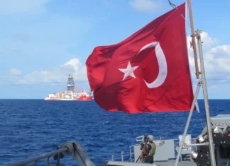 Τουρκικές προκλήσεις στο Αιγαίο με φόντο τη «Γαλάζια Πατρίδα»: Μιλούν για 152 νησιά και «δικαίωμα σημαίας»