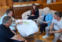 Αλεξανδρούπολη: Στο επίκεντρο οι σχολικές υποδομές και η προσβασιμότητα στη συνάντηση Ζαμπούκη – Ζαχαράκη